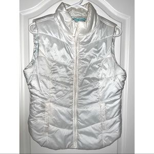 Womens White Puffer Vest - Aeropostale